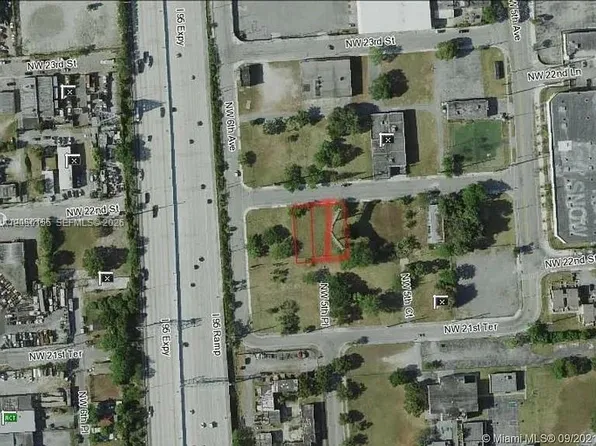 566 NW 22nd St, Miami, FL 33127