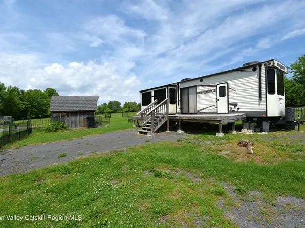 21 Stacy Road, Coxsackie, NY 12051