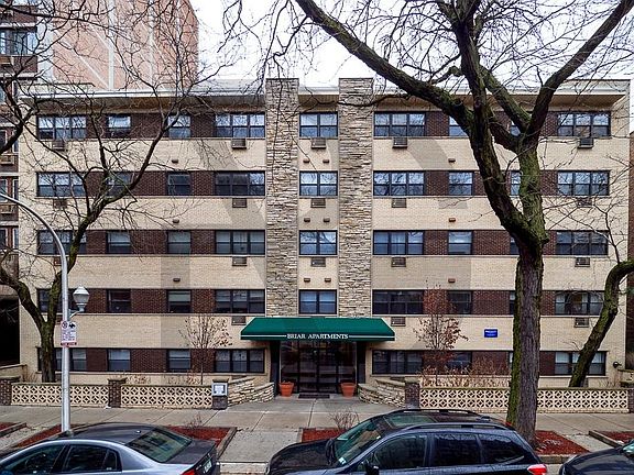 5th image of 510 W Briar Pl #510404