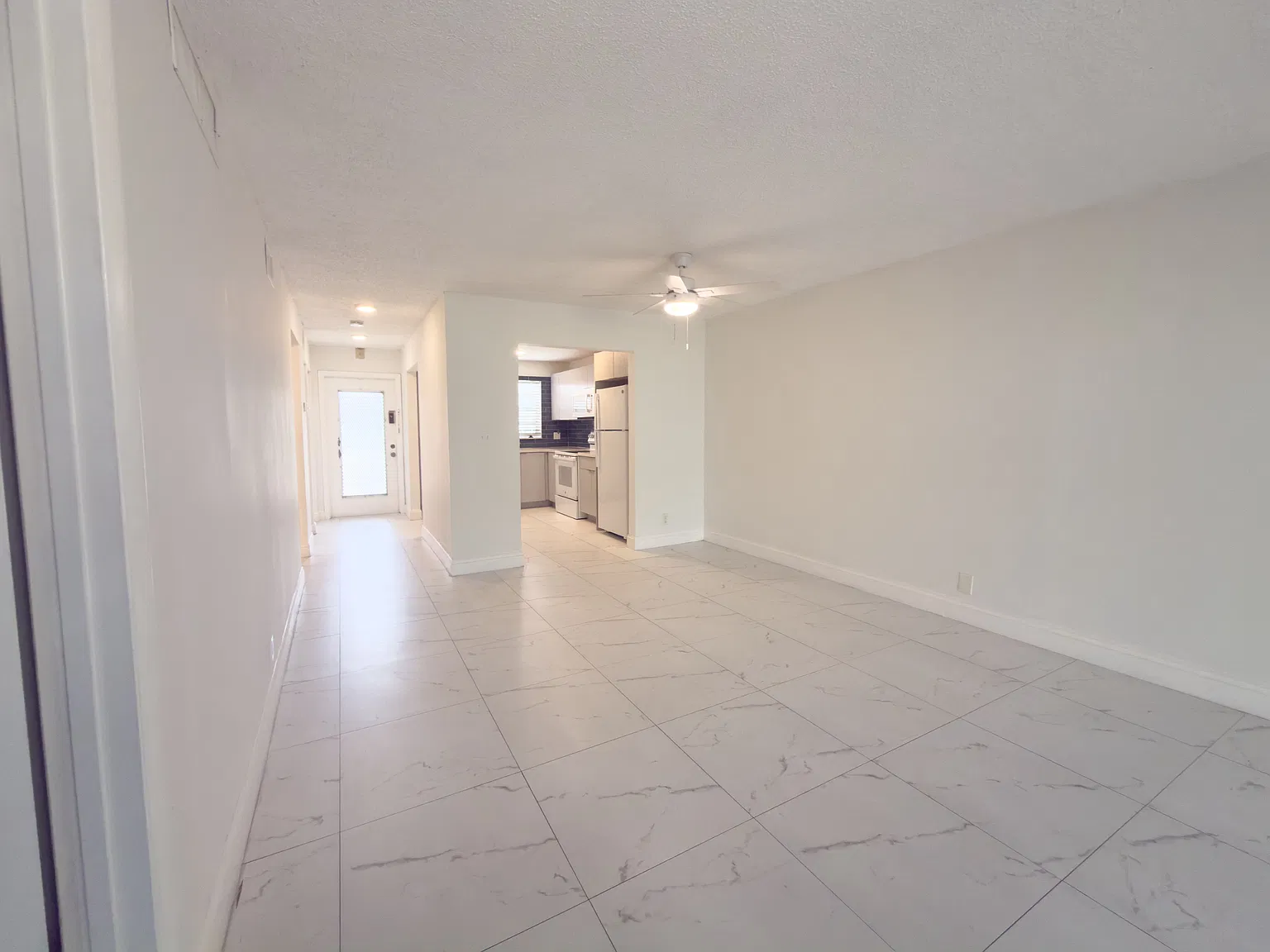 2 bed, 960 sqft, $1,750 — Photo 2