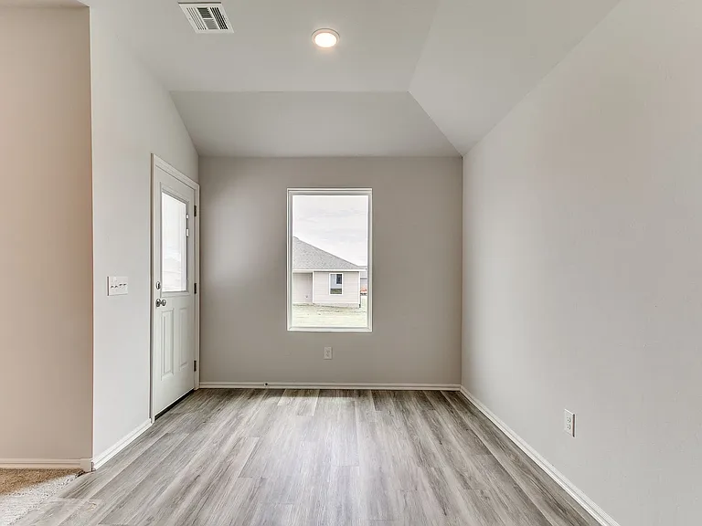 928 S Bear Ln — Photo 4