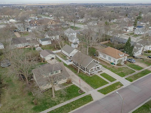 2nd image of 1203 N Ave