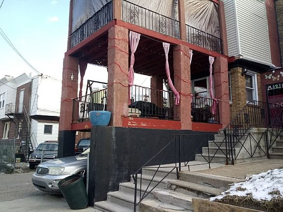 2nd image of 436 E Rockland St