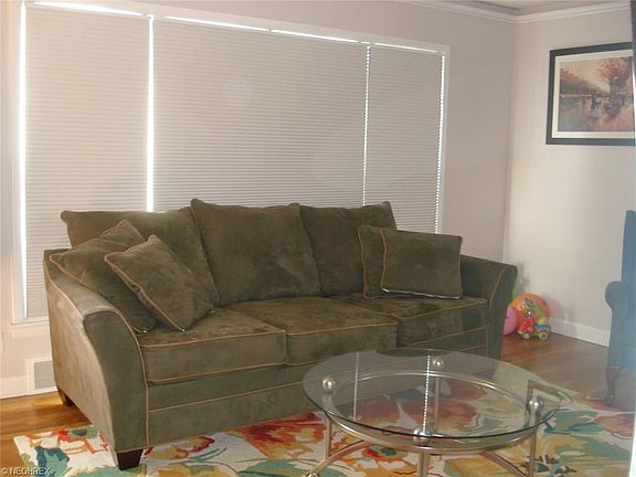 3rd image of 30971 Willowick Dr