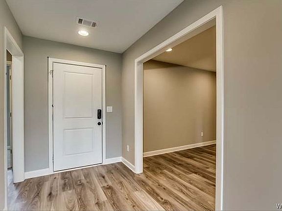 4th image of 10255 Maxwell Way