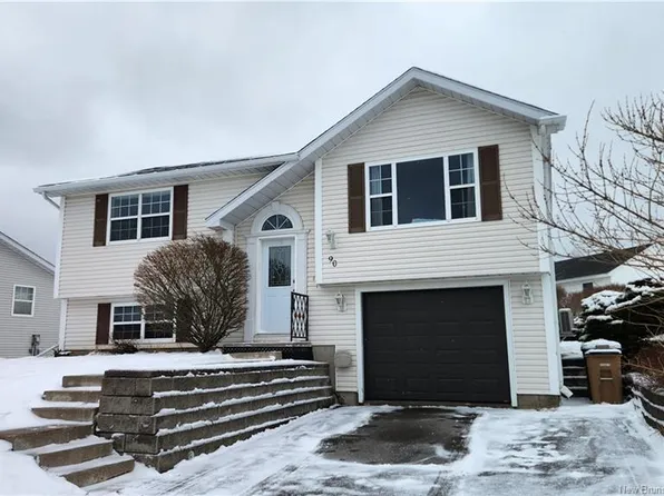 90 Honeysuckle Dr, Saint John, NB E2M 5T1