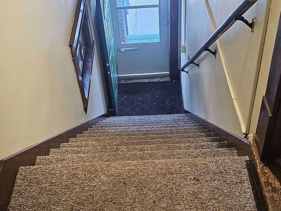 stairwell to dining room