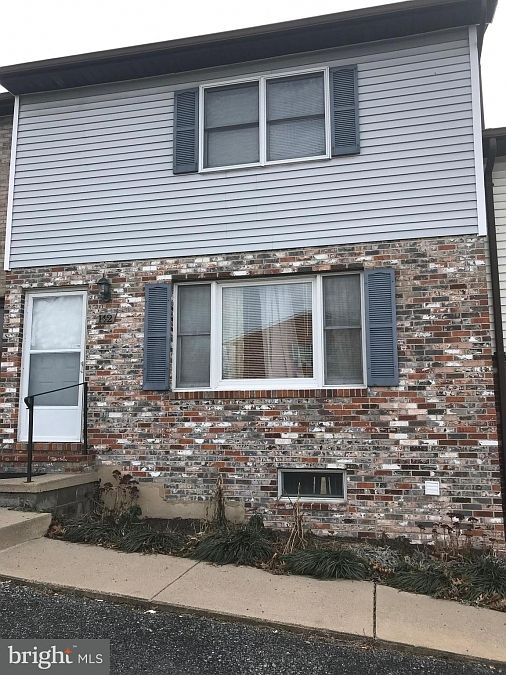 1st image of 142 Valley Vista Dr