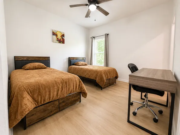 817 W Cox St, Nacogdoches, TX 75964