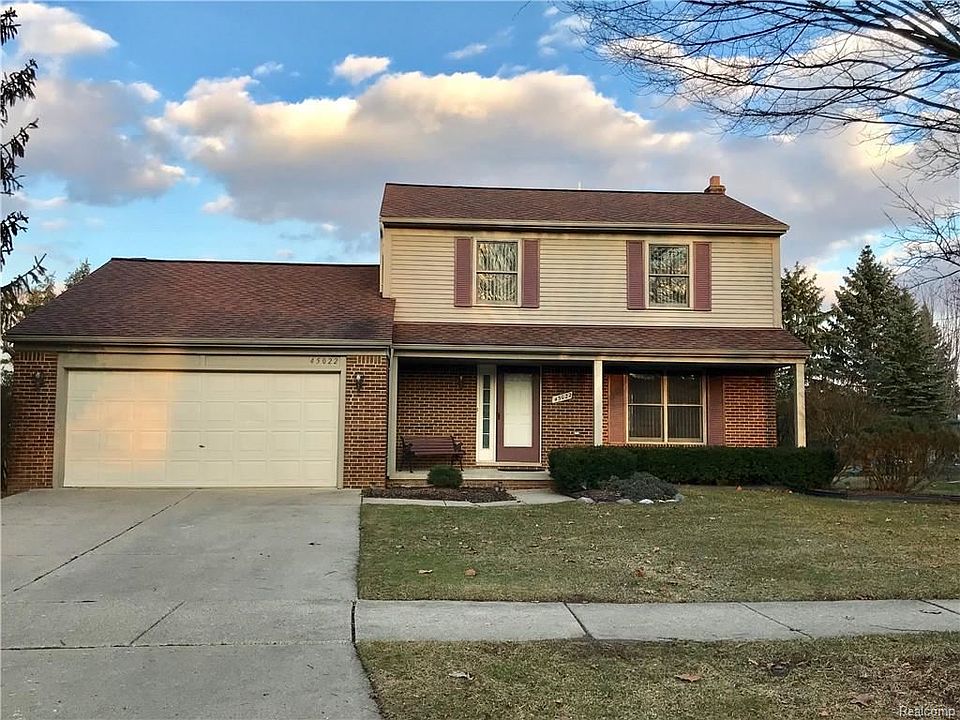 1st image of 45022 Yorkshire Dr