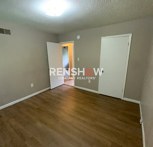 1539 Defoe Rd — Photo 14