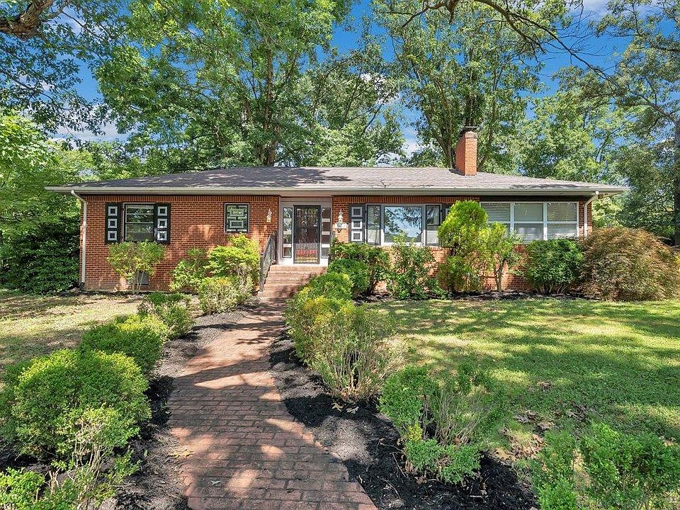 1st image of 3612 Parkwood Dr