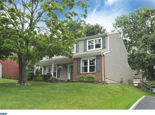 12 Overlook Ave, Willow Grove, PA 19090