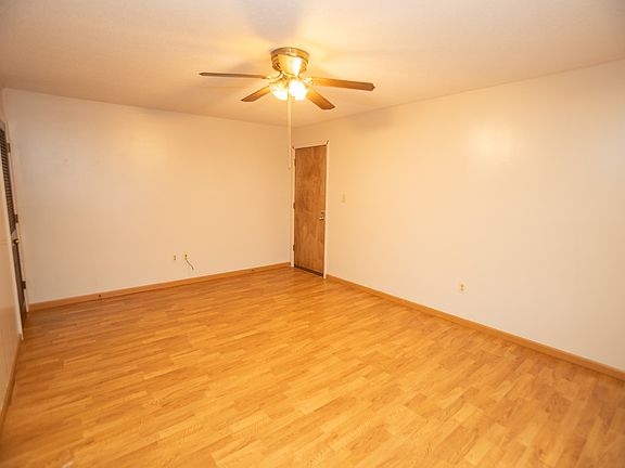 4th image of 220 W Ashley St #11181371