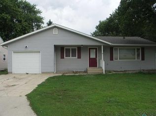220 Trosky Rd E, Edgerton, MN 56128