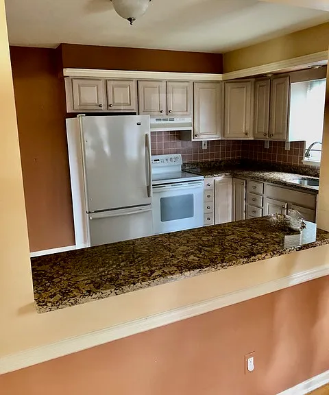 267 Haypath Rd — Photo 3