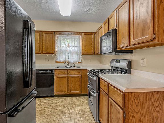 4th image of 640 Hi Crest Dr