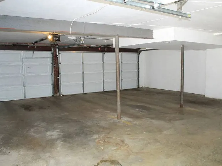 White Bluff Apartments — Photo 22