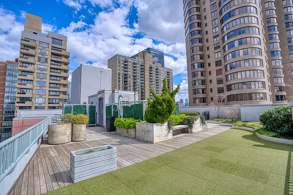 Rented by Compass | media 19