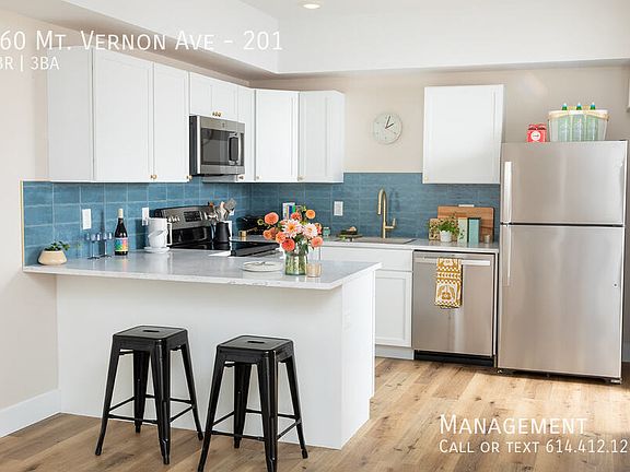 3rd image of 723 Mount Vernon Ave Unit 201
