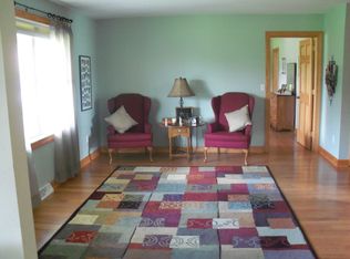 13517 Schang Rd, East Aurora, NY 14052