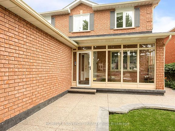 4th image of 303 Hickory Cir