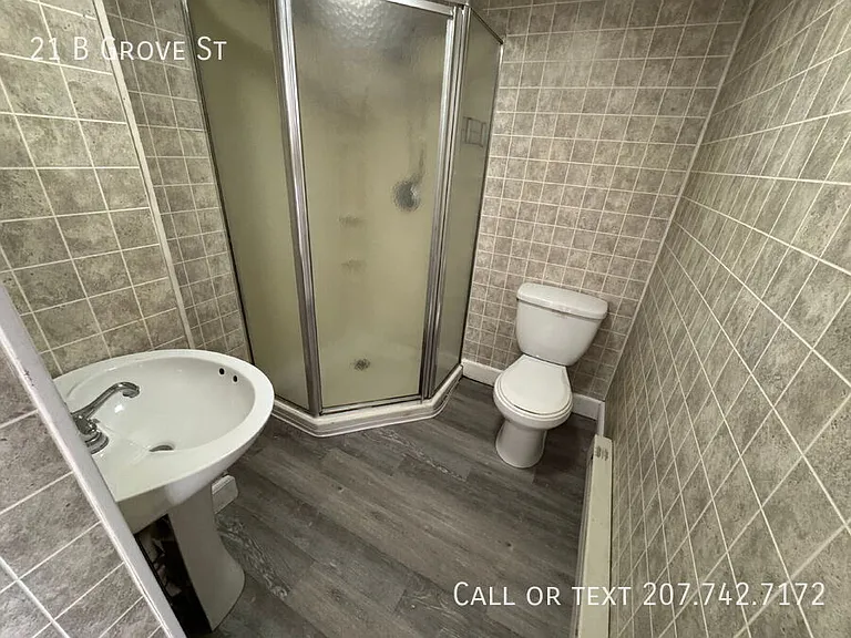 21 Grove St #B — Photo 9