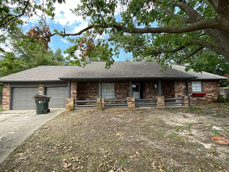 1421 Pheasant Run Ct — Photo 1