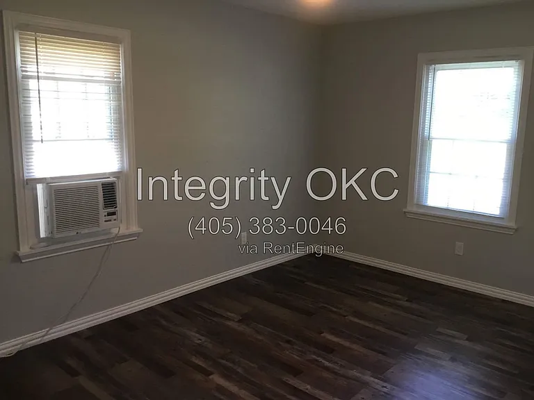 305 Babb Dr — Photo 2