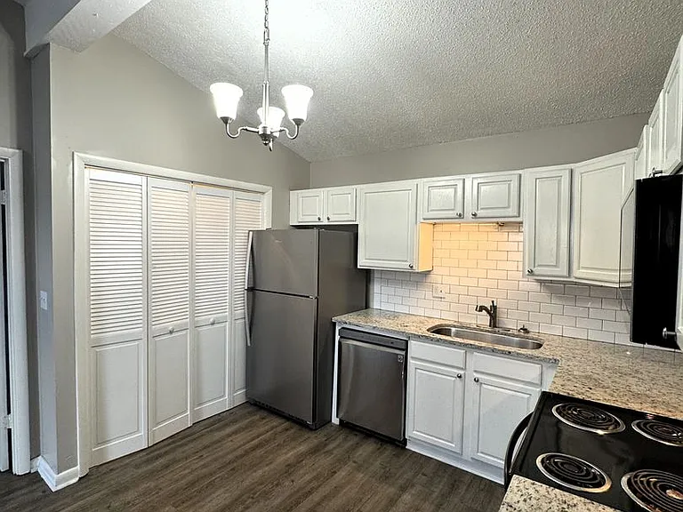 3701 Squaw Valley Dr SW — Photo 4