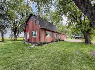 1301 N 9th St, Olivia, MN 56277