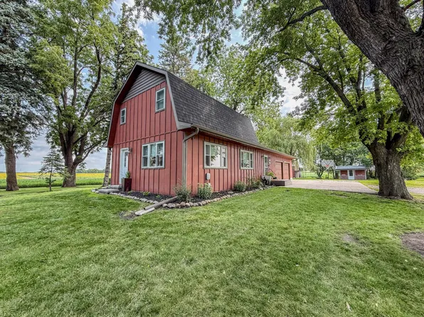 1301 N 9th St, Olivia, MN 56277