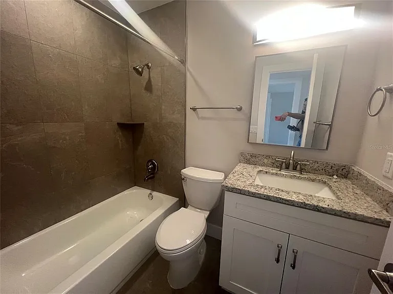 322 Lasayette Dr NE — Photo 16