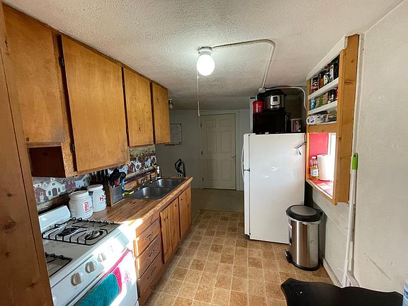 4th image of 614 South St