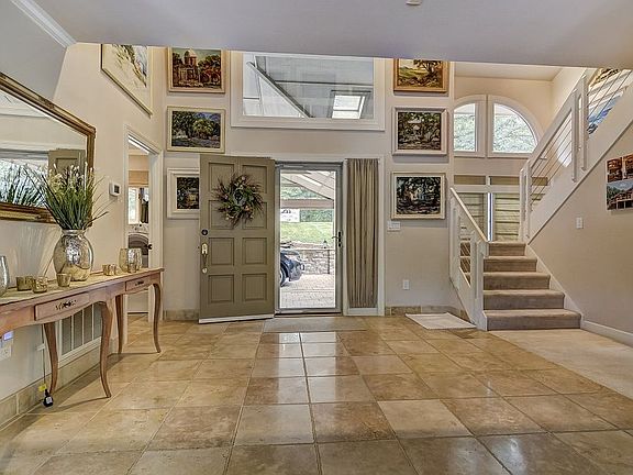 3rd image of 143 Barksdale Ln
