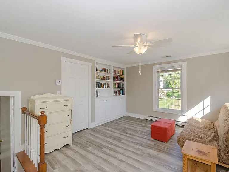 410 Main St — Photo 16