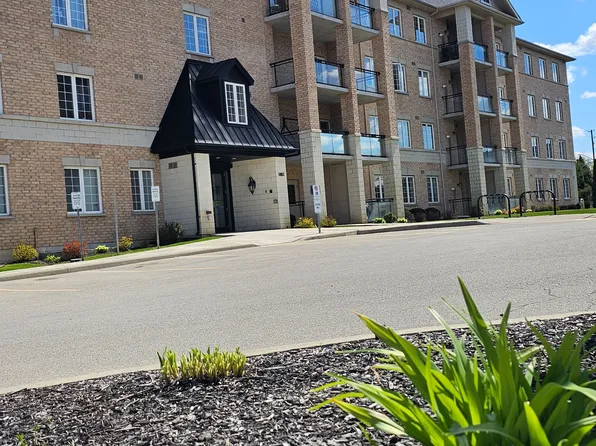 1083 Gordon St #310, Guelph, ON N1G 0E8