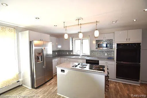 3 bed, 2.0 bath, 1870 sqft, $2,500 — Photo 4