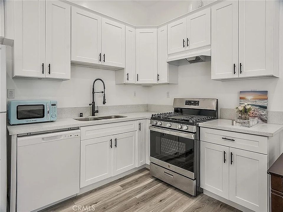 1st image of 141 N Hobart Blvd #9