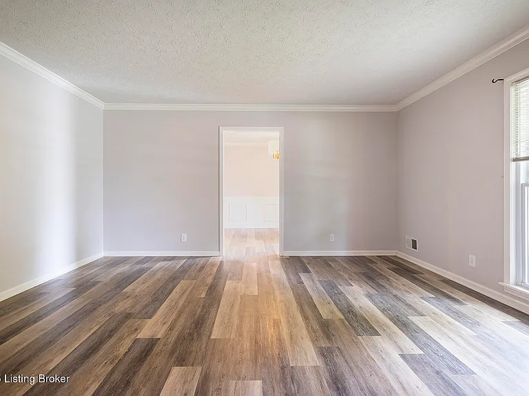 2901 Creekside Dr — Photo 5