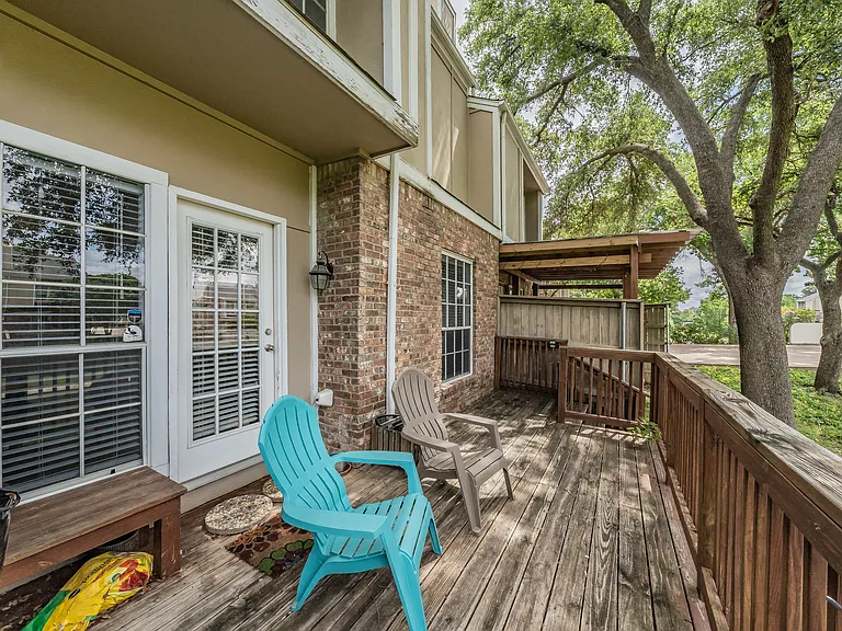 2402 Northlake Ct — Photo 23