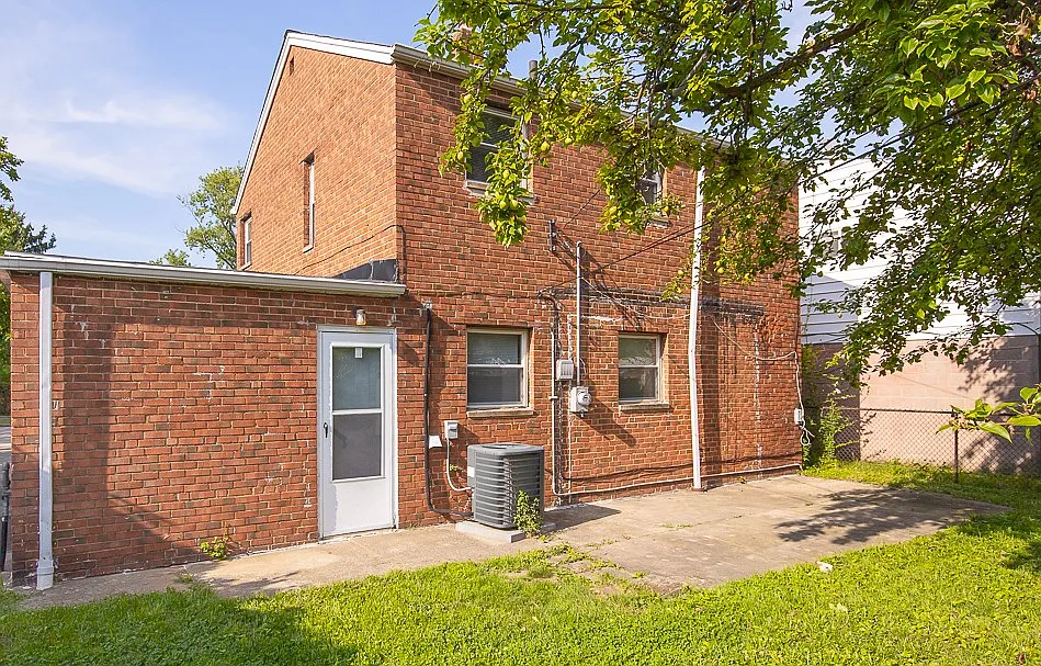 20250 Priday Ave. Euclid — Photo 2