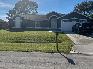 1122 SE Puritan Ln, Port Saint Lucie, FL 34983