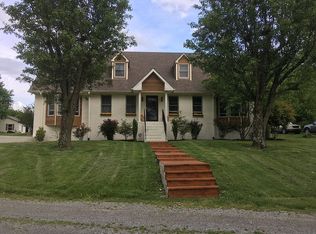 1019 Robertson Rd, Gallatin, TN 37066
