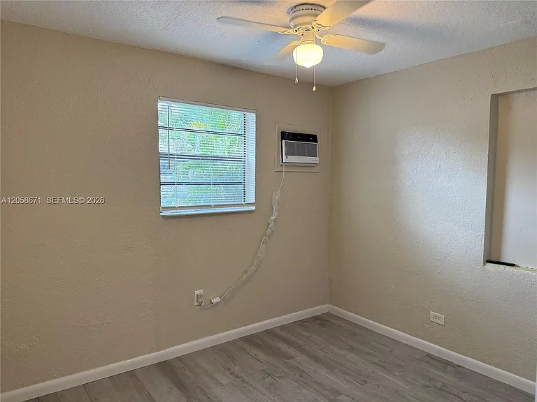 2352 NW 13th Ct — Photo 10
