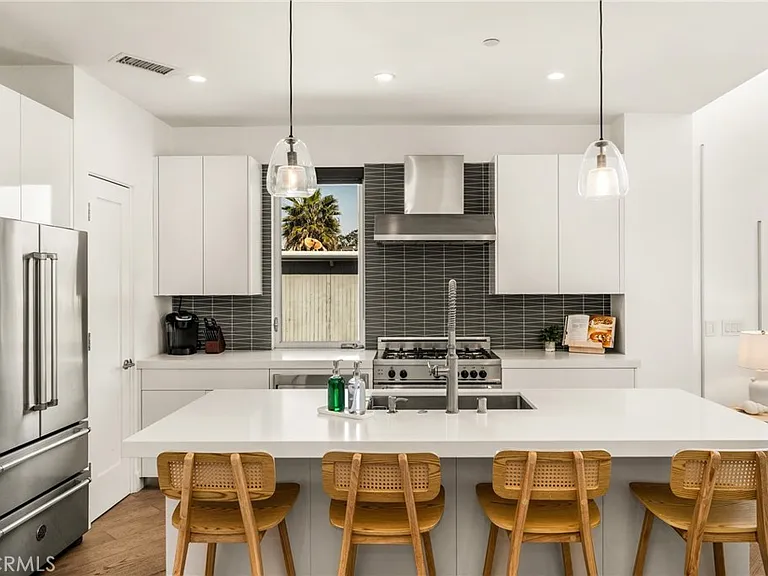 4405 Channel Pl — Photo 16