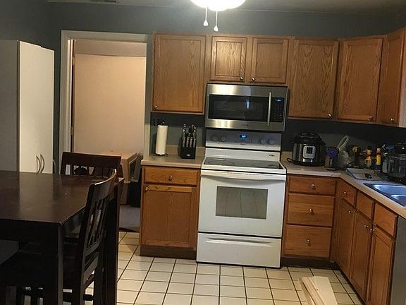 3rd image of 1300 NW End Blvd