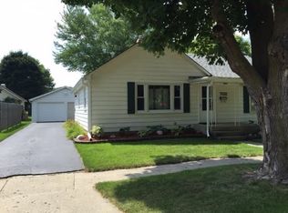 702 S 2nd St, Oregon, IL 61061