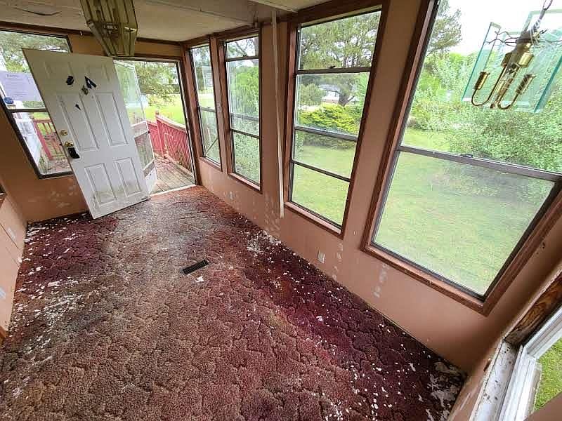 1st image of 44 E Clay Dr