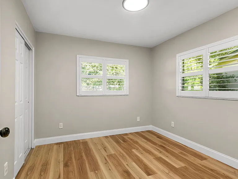 527 Cornwall Rd — Photo 26